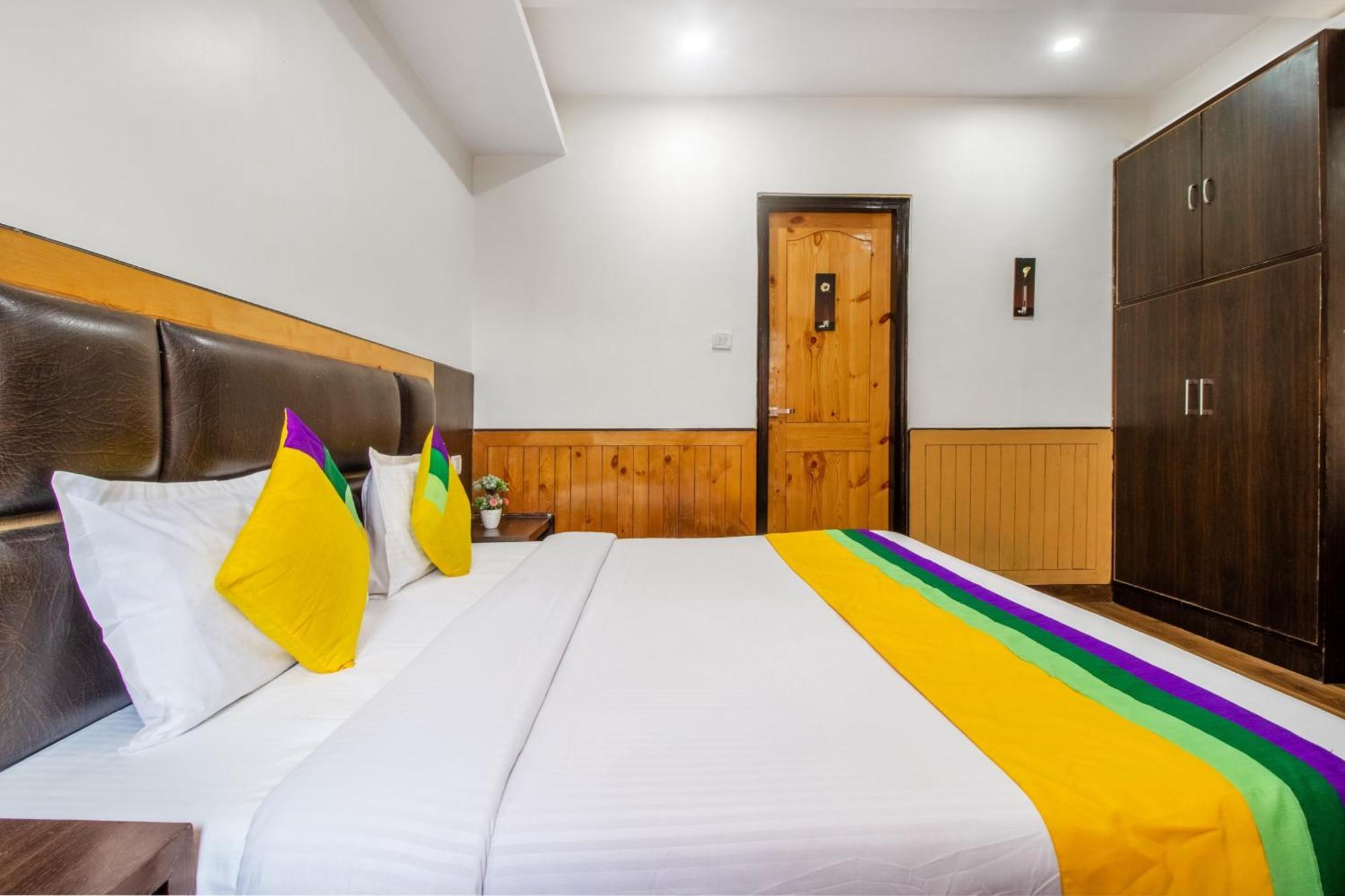 Itsy Hotels Avantika With Forest View ชิมลา ภายนอก รูปภาพ