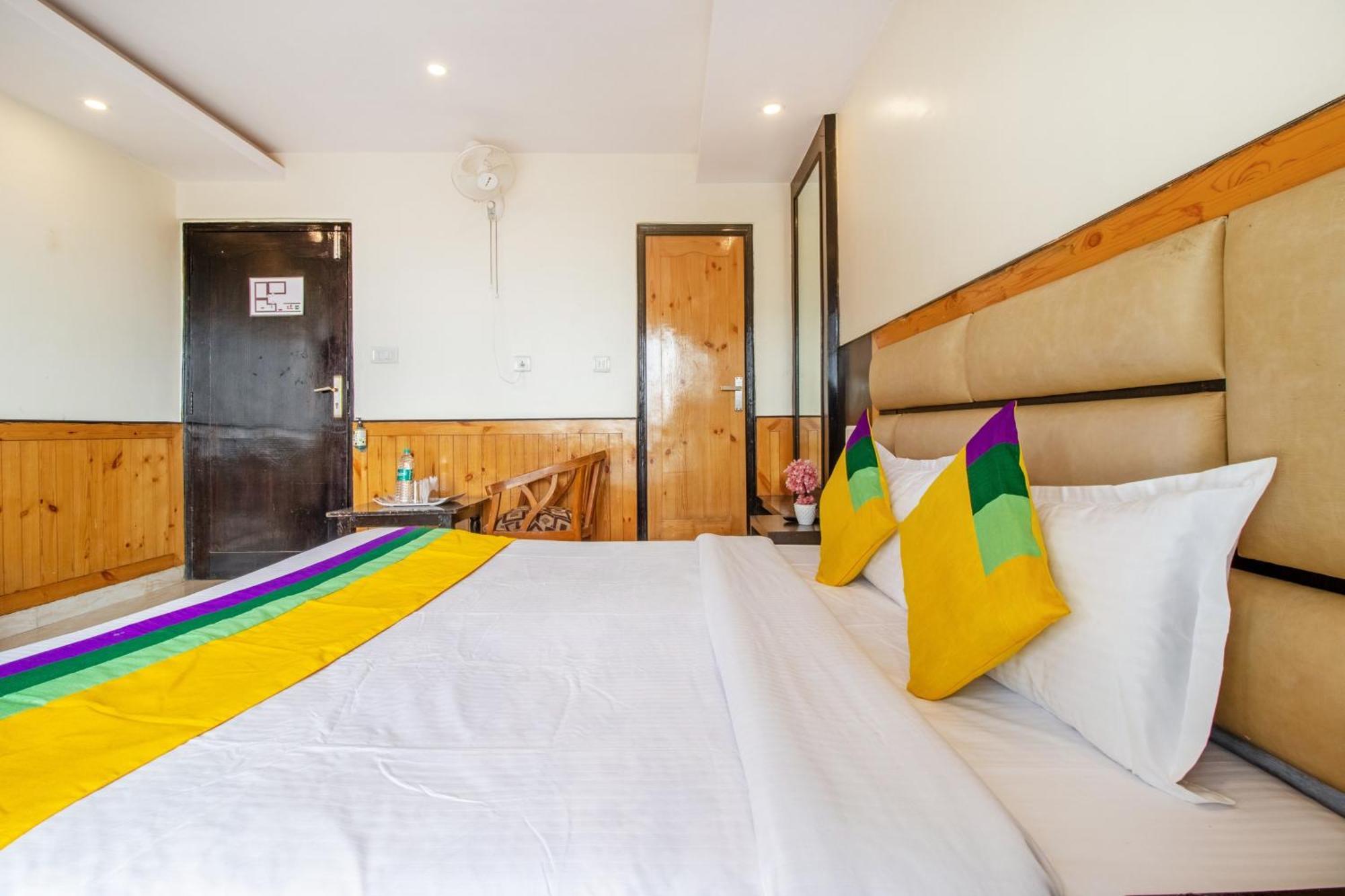 Itsy Hotels Avantika With Forest View ชิมลา ภายนอก รูปภาพ
