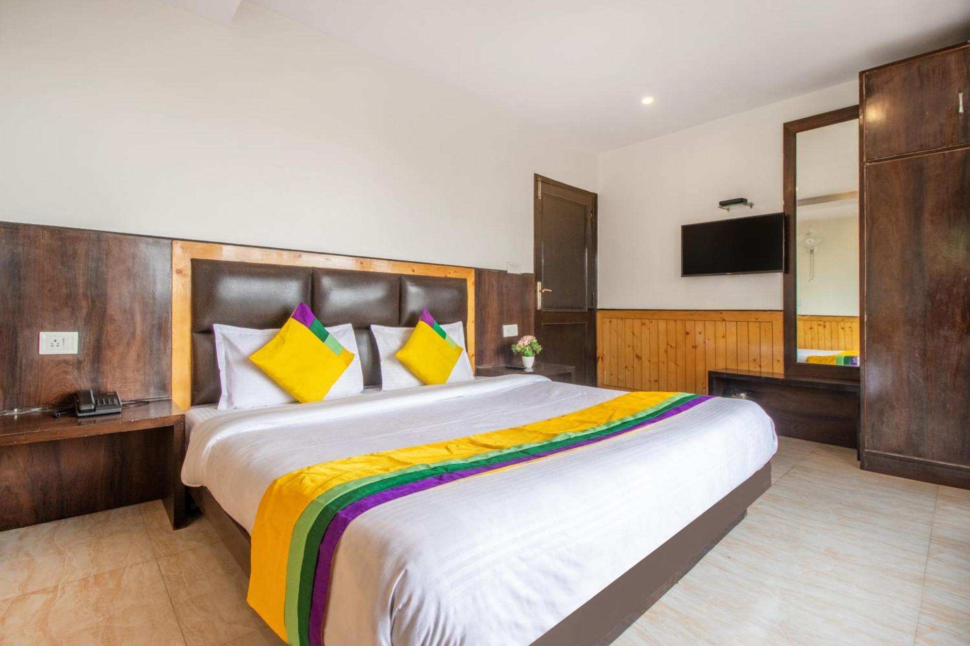 Itsy Hotels Avantika With Forest View ชิมลา ภายนอก รูปภาพ